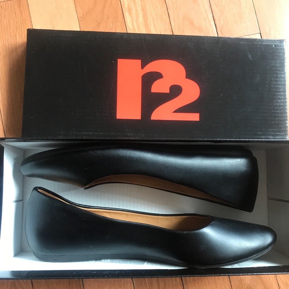 R2 Black Slip On Flats 7.5 M
